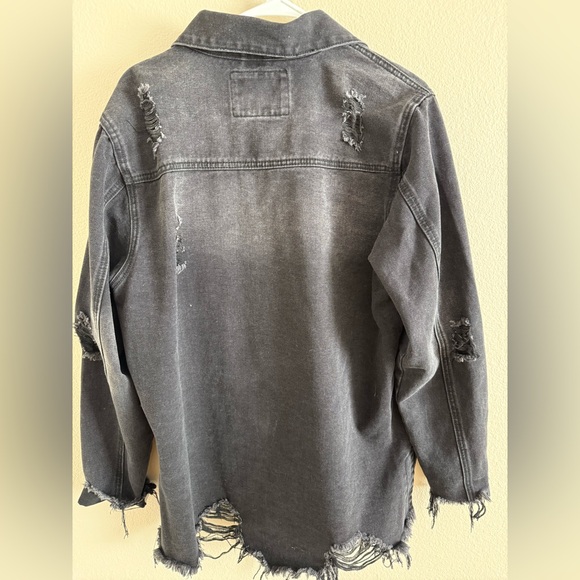 American Bazi‎ Heavily Distressed Black Denim Jacket w/ Raw Hems size Large - Picture 4 of 4